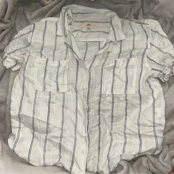 Thread & Supply Casual White and Black Button Down Shirt - Picture 1 of 3